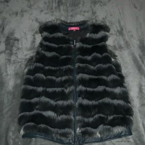 Fur vest